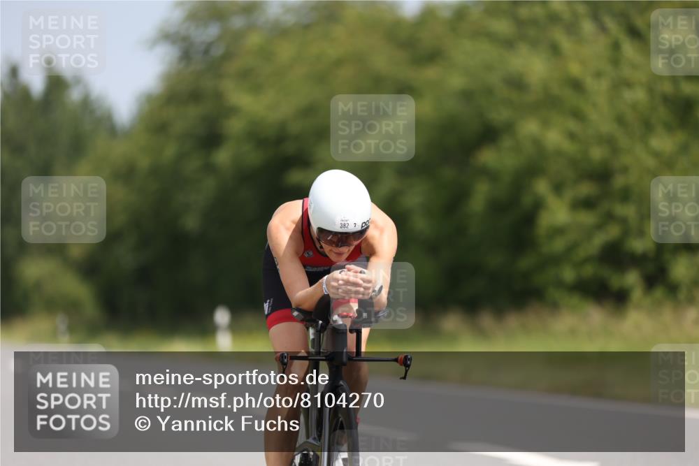 22.06.2025 - Viking Triathlon Yannick Fuchs http://msf.ph/oto/8104270 22.06.2025 12:07:37 Radfahren 11, 33, 97, 179, 382, 420 meine-sportfotos.de