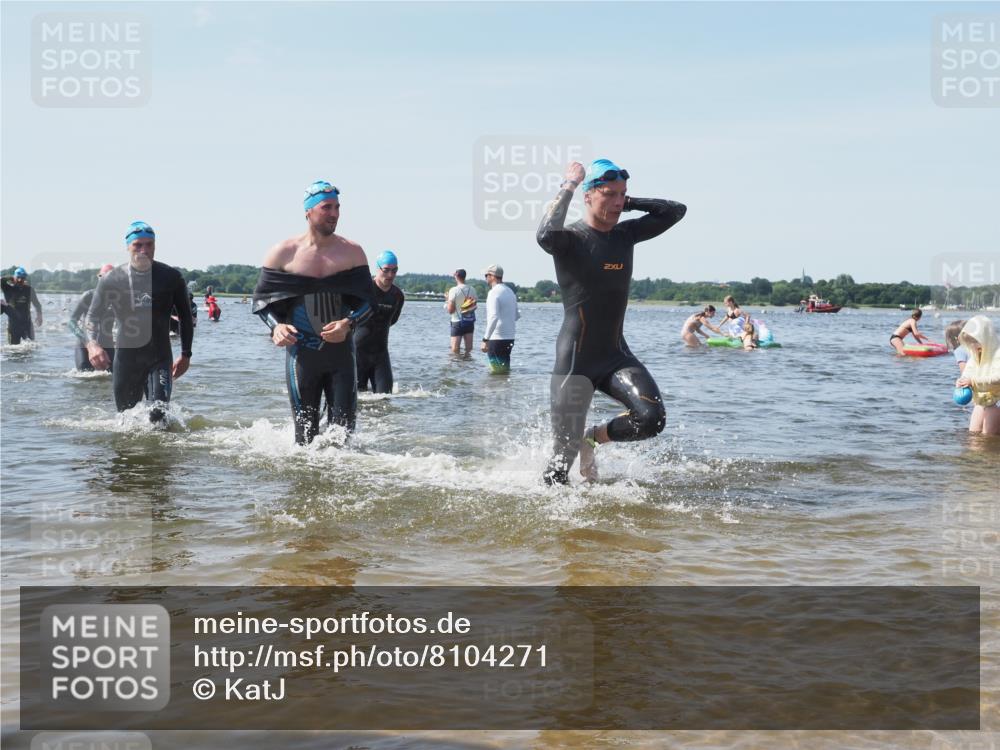 22.06.2025 - Viking Triathlon KatJ http://msf.ph/oto/8104271 22.06.2025 10:35:23 Schwimmen 107, 127, 204, 296, 320, 365, 395, 482, 508, 632 meine-sportfotos.de