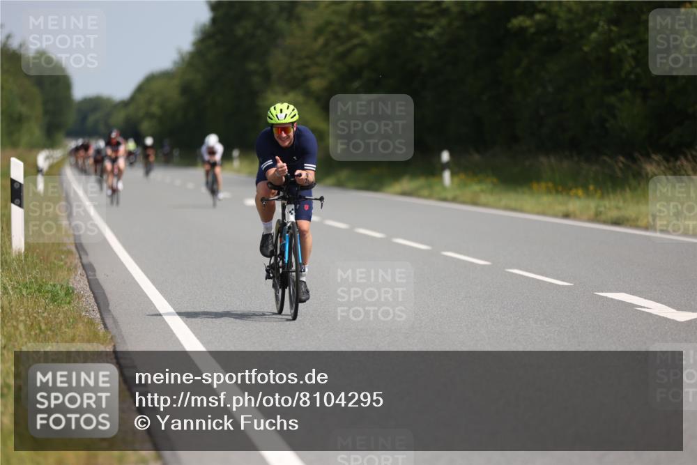 22.06.2025 - Viking Triathlon Yannick Fuchs http://msf.ph/oto/8104295 22.06.2025 11:27:59 Radfahren 86, 180, 222, 454, 513, 639 meine-sportfotos.de