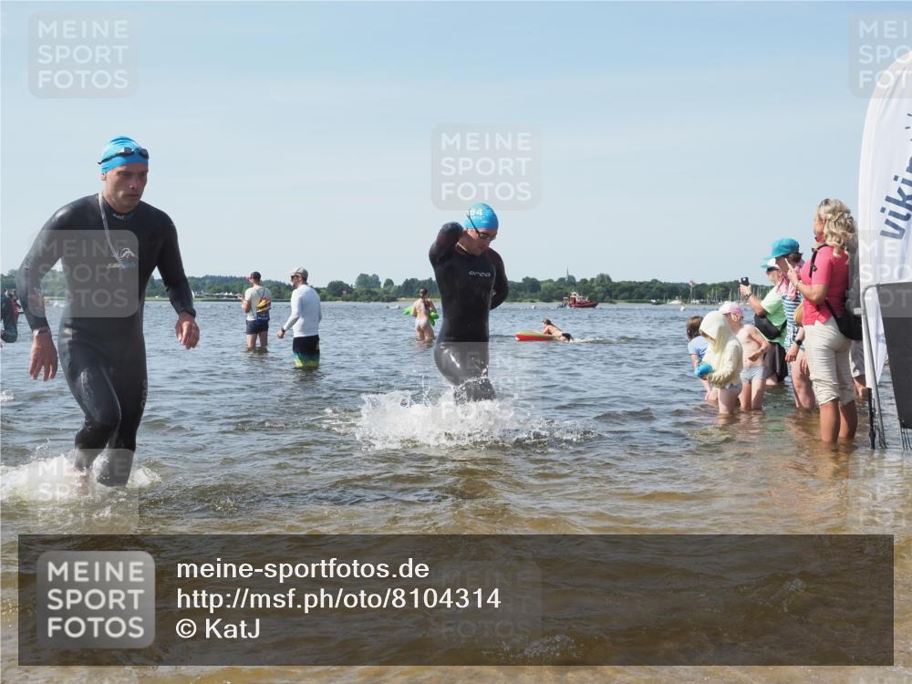 22.06.2025 - Viking Triathlon KatJ http://msf.ph/oto/8104314 22.06.2025 10:35:26 Schwimmen 107, 127, 134, 204, 296, 320, 365, 395, 415, 482, 508, 602, 632 meine-sportfotos.de