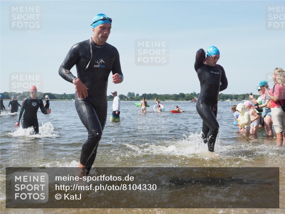 22.06.2025 - Viking Triathlon KatJ http://msf.ph/oto/8104330 22.06.2025 10:35:27 Schwimmen 107, 127, 134, 204, 296, 320, 395, 415, 482, 508, 602, 632 meine-sportfotos.de