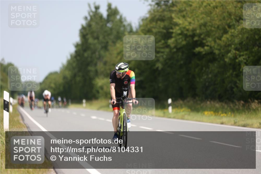 22.06.2025 - Viking Triathlon Yannick Fuchs http://msf.ph/oto/8104331 22.06.2025 12:07:41 Radfahren 11, 33, 97, 179, 382, 420, 556 meine-sportfotos.de