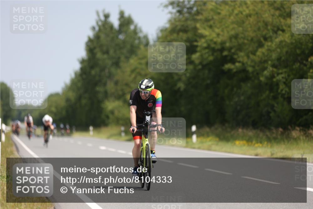 22.06.2025 - Viking Triathlon Yannick Fuchs http://msf.ph/oto/8104333 22.06.2025 12:07:41 Radfahren 11, 33, 97, 179, 382, 420, 556 meine-sportfotos.de