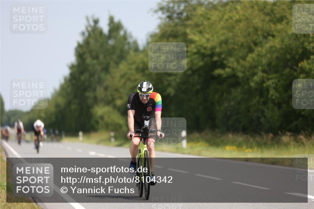 22.06.2025 - Viking Triathlon Yannick Fuchs http://msf.ph/oto/8104342 22.06.2025 12:07:41 Radfahren 11, 33, 97, 179, 382, 420, 556 meine-sportfotos.de