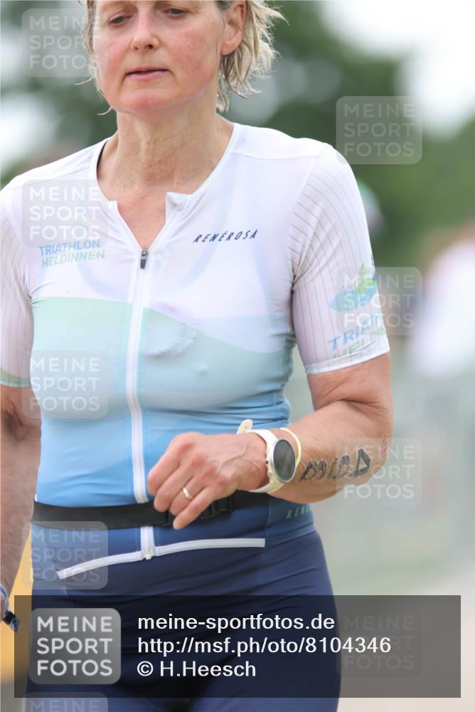 22.06.2025 - Viking Triathlon H.Heesch http://msf.ph/oto/8104346 22.06.2025 15:55:05 Laufen 357, 498 meine-sportfotos.de