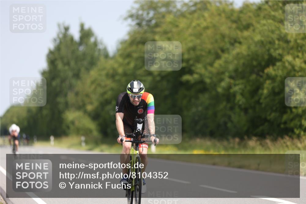 22.06.2025 - Viking Triathlon Yannick Fuchs http://msf.ph/oto/8104352 22.06.2025 12:07:42 Radfahren 11, 33, 97, 179, 420, 556 meine-sportfotos.de
