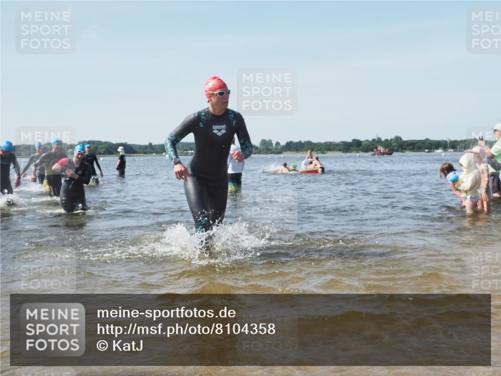 22.06.2025 - Viking Triathlon KatJ http://msf.ph/oto/8104358 22.06.2025 10:35:29 Schwimmen 20, 62, 107, 127, 134, 154, 204, 320, 395, 415, 482, 508, 602, 632 meine-sportfotos.de