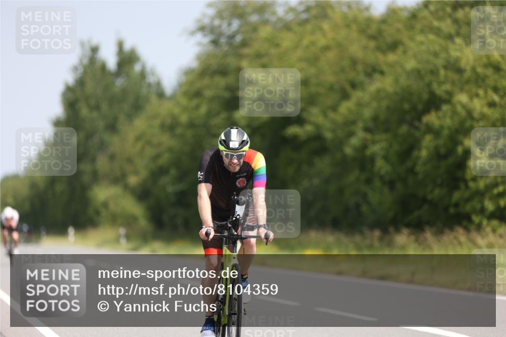 22.06.2025 - Viking Triathlon Yannick Fuchs http://msf.ph/oto/8104359 22.06.2025 12:07:42 Radfahren 11, 33, 97, 179, 420, 556 meine-sportfotos.de