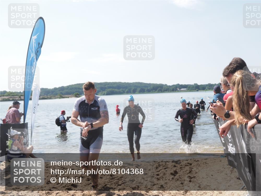 22.06.2025 - Viking Triathlon MichiJ http://msf.ph/oto/8104368 22.06.2025 10:47:31 Schwimmen 23, 71, 76, 183, 261, 267, 547, 606 meine-sportfotos.de