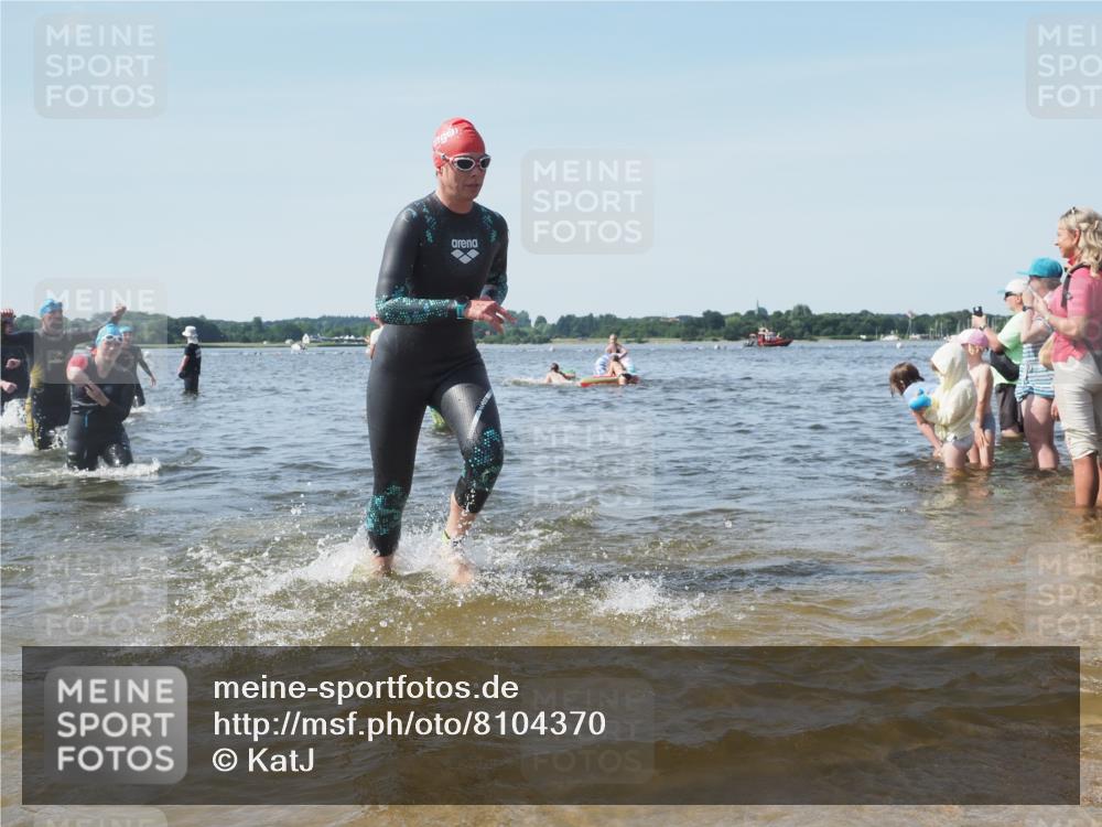 22.06.2025 - Viking Triathlon KatJ http://msf.ph/oto/8104370 22.06.2025 10:35:30 Schwimmen 20, 62, 107, 127, 134, 154, 320, 395, 415, 482, 508, 602, 632 meine-sportfotos.de