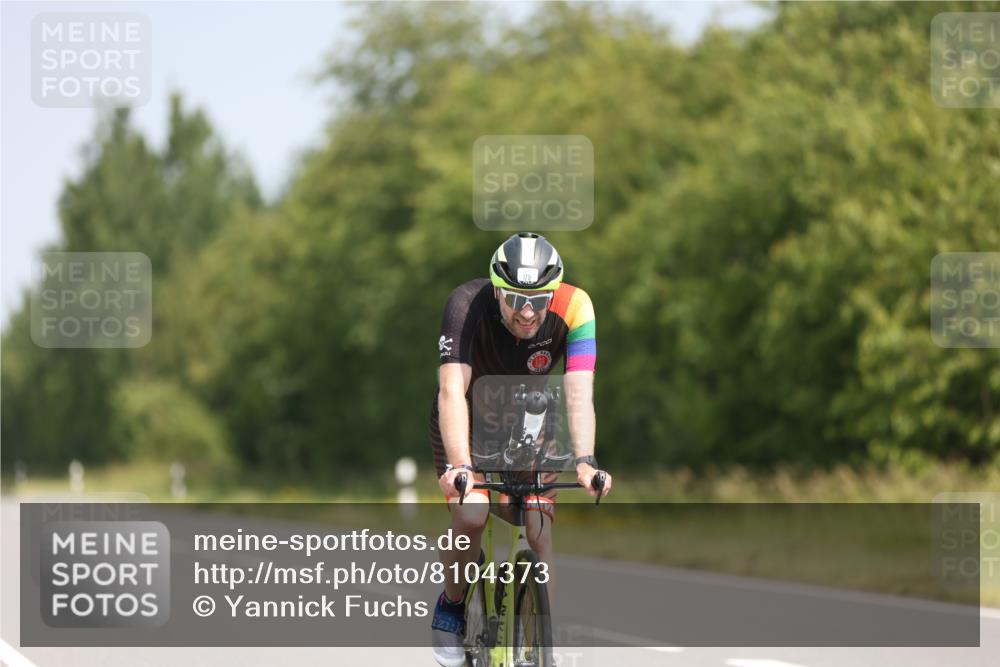 22.06.2025 - Viking Triathlon Yannick Fuchs http://msf.ph/oto/8104373 22.06.2025 12:07:42 Radfahren 11, 33, 97, 179, 420, 556 meine-sportfotos.de
