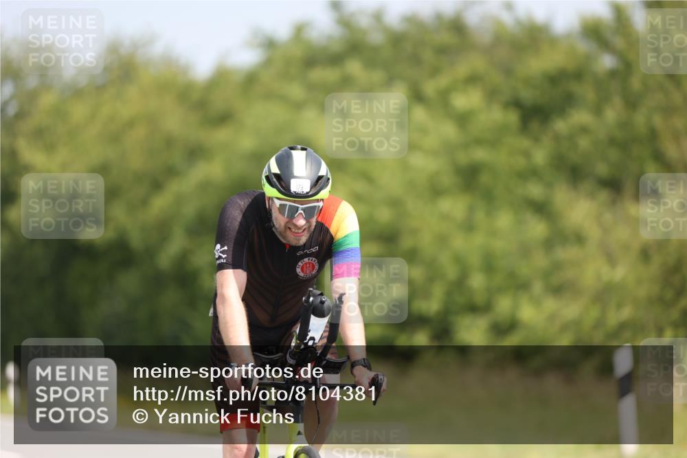 22.06.2025 - Viking Triathlon Yannick Fuchs http://msf.ph/oto/8104381 22.06.2025 12:07:43 Radfahren 11, 33, 97, 179, 396, 420, 556 meine-sportfotos.de