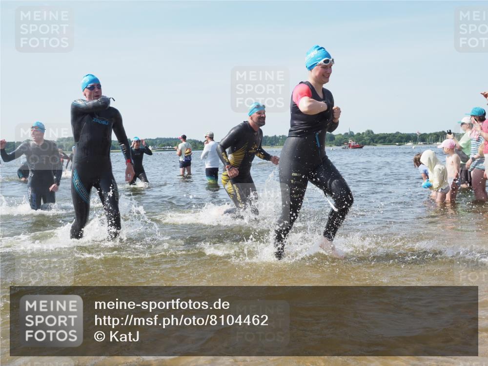 22.06.2025 - Viking Triathlon KatJ http://msf.ph/oto/8104462 22.06.2025 10:35:33 Schwimmen 20, 47, 62, 107, 127, 134, 154, 320, 395, 415, 482, 602, 632 meine-sportfotos.de