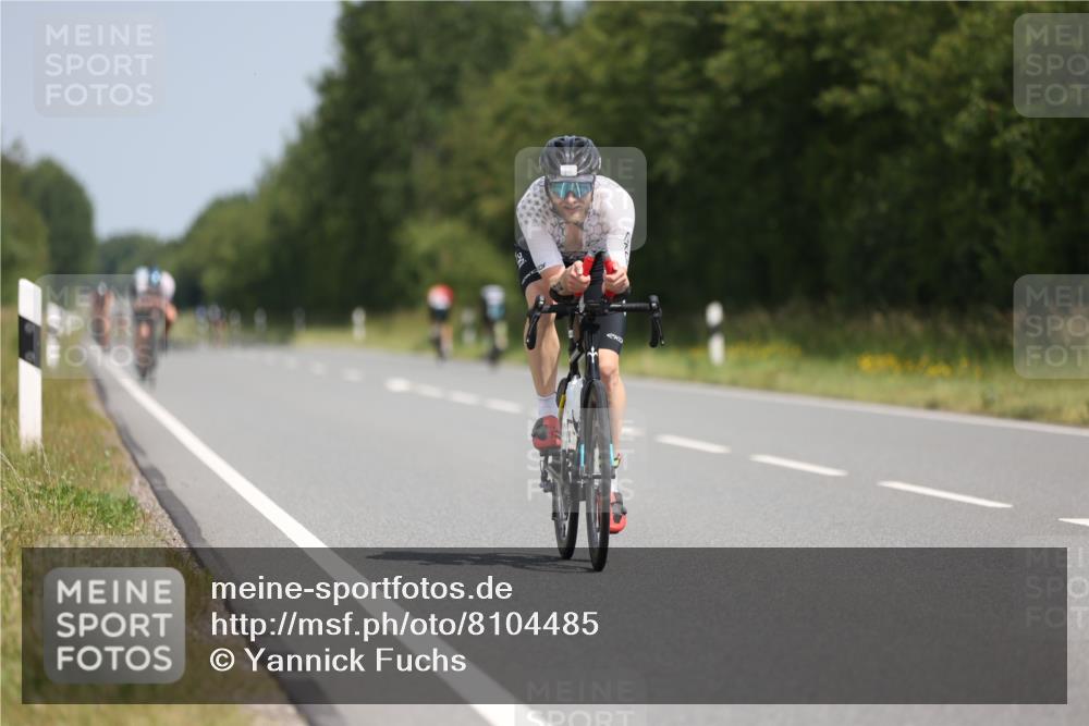 22.06.2025 - Viking Triathlon Yannick Fuchs http://msf.ph/oto/8104485 22.06.2025 12:07:52 Radfahren 157, 334, 396, 556 meine-sportfotos.de