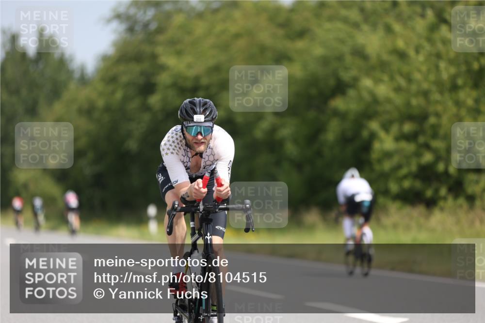 22.06.2025 - Viking Triathlon Yannick Fuchs http://msf.ph/oto/8104515 22.06.2025 12:07:53 Radfahren 157, 334, 396 meine-sportfotos.de