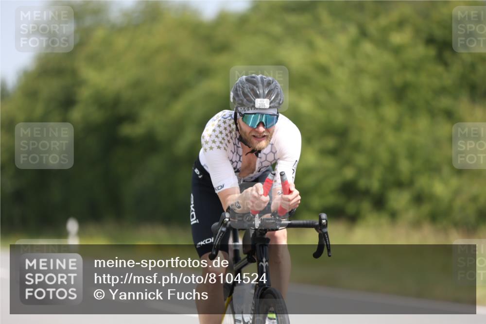 22.06.2025 - Viking Triathlon Yannick Fuchs http://msf.ph/oto/8104524 22.06.2025 12:07:53 Radfahren 157, 334, 396 meine-sportfotos.de