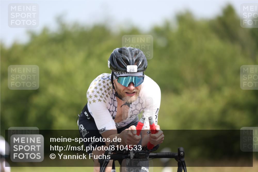 22.06.2025 - Viking Triathlon Yannick Fuchs http://msf.ph/oto/8104533 22.06.2025 12:07:53 Radfahren 157, 334, 396 meine-sportfotos.de