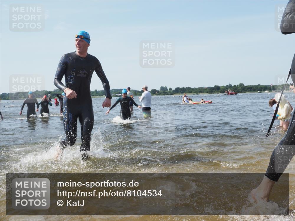 22.06.2025 - Viking Triathlon KatJ http://msf.ph/oto/8104534 22.06.2025 10:35:36 Schwimmen 20, 47, 62, 107, 127, 134, 154, 320, 395, 415, 482, 602 meine-sportfotos.de