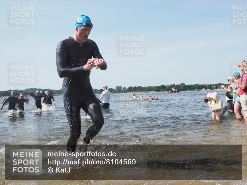 22.06.2025 - Viking Triathlon KatJ http://msf.ph/oto/8104569 22.06.2025 10:35:36 Schwimmen 20, 47, 62, 107, 127, 134, 154, 320, 395, 415, 482, 602 meine-sportfotos.de