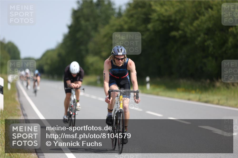 22.06.2025 - Viking Triathlon Yannick Fuchs http://msf.ph/oto/8104579 22.06.2025 11:28:14 Radfahren 210, 266, 269, 331, 337, 433, 459 meine-sportfotos.de
