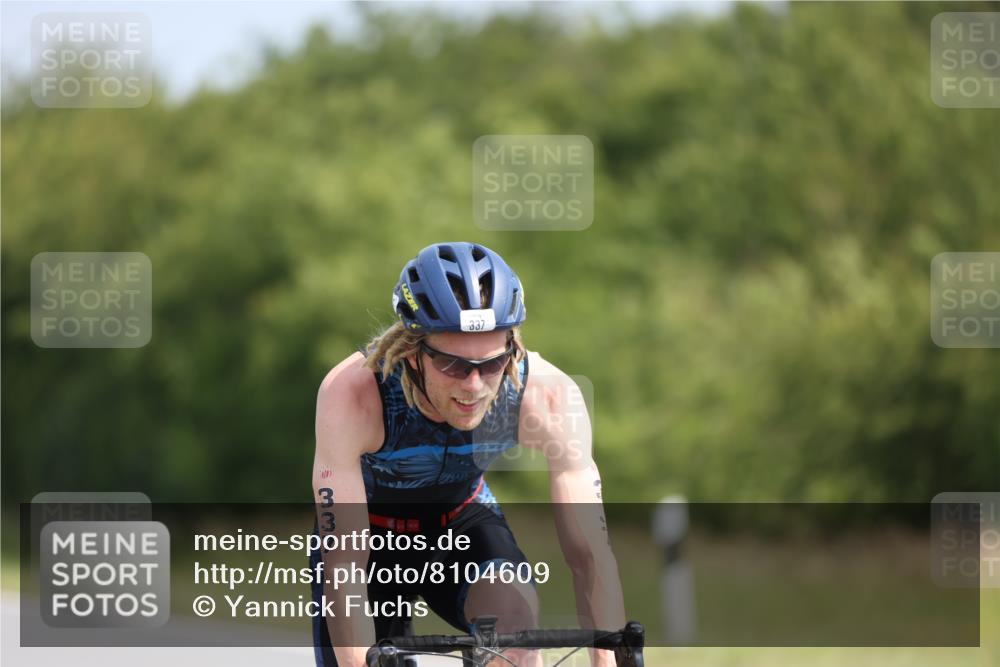 22.06.2025 - Viking Triathlon Yannick Fuchs http://msf.ph/oto/8104609 22.06.2025 11:28:15 Radfahren 210, 266, 269, 331, 337, 433, 459 meine-sportfotos.de