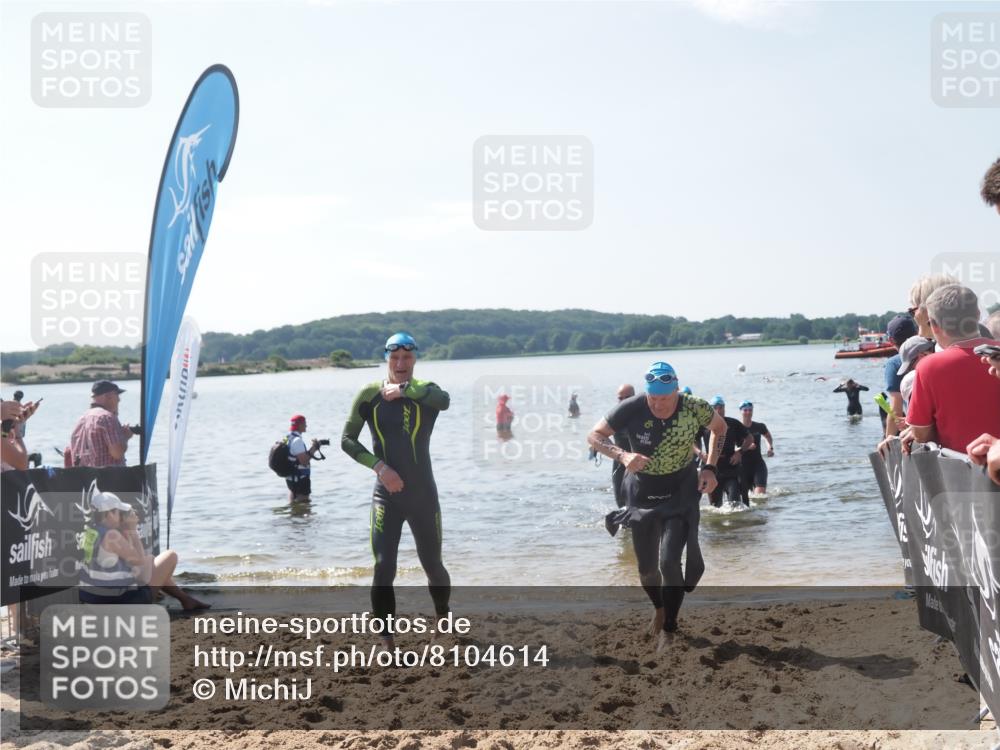 22.06.2025 - Viking Triathlon MichiJ http://msf.ph/oto/8104614 22.06.2025 10:47:51 Schwimmen 71, 84, 190, 223, 261, 285, 452 meine-sportfotos.de