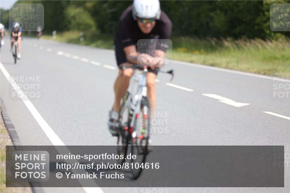 22.06.2025 - Viking Triathlon Yannick Fuchs http://msf.ph/oto/8104616 22.06.2025 11:28:15 Radfahren 210, 266, 269, 331, 337, 433, 459 meine-sportfotos.de