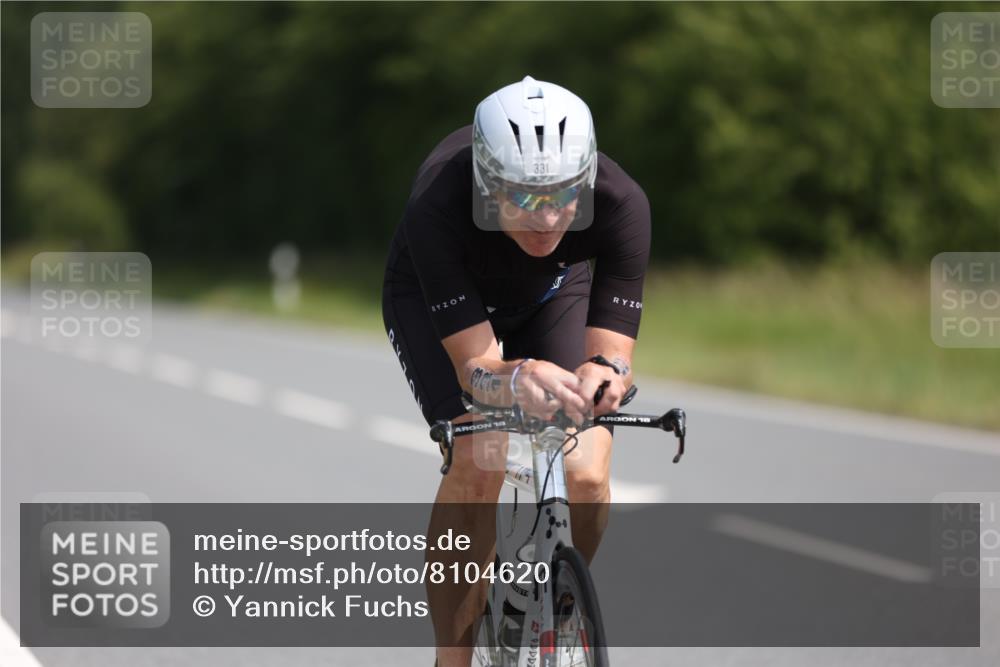 22.06.2025 - Viking Triathlon Yannick Fuchs http://msf.ph/oto/8104620 22.06.2025 11:28:16 Radfahren 210, 266, 269, 331, 337, 433, 459 meine-sportfotos.de