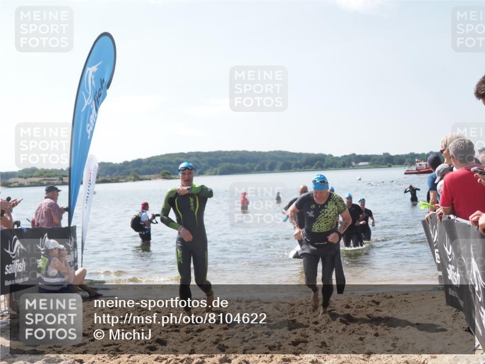 22.06.2025 - Viking Triathlon MichiJ http://msf.ph/oto/8104622 22.06.2025 10:47:51 Schwimmen 71, 84, 190, 223, 261, 285, 452 meine-sportfotos.de