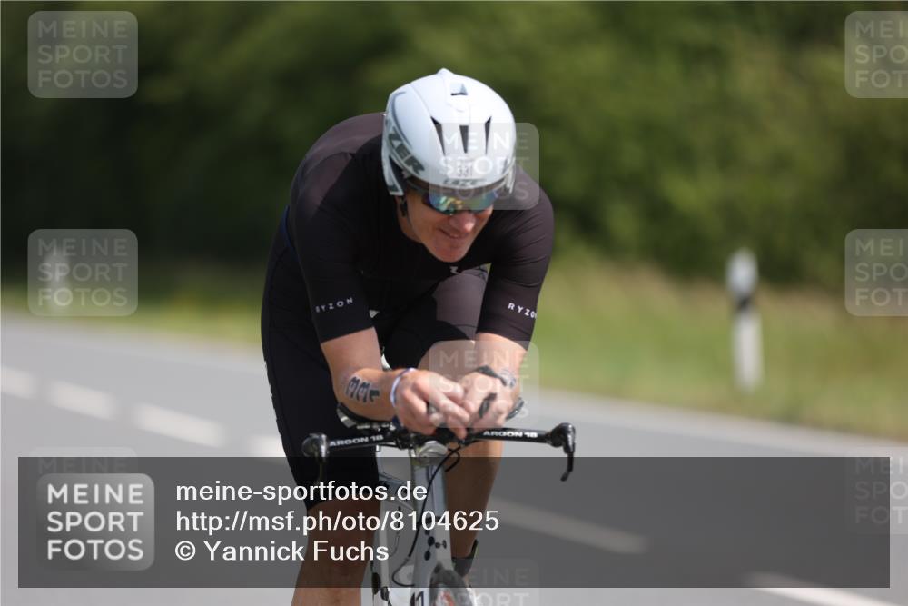 22.06.2025 - Viking Triathlon Yannick Fuchs http://msf.ph/oto/8104625 22.06.2025 11:28:16 Radfahren 210, 266, 269, 331, 337, 433, 459 meine-sportfotos.de