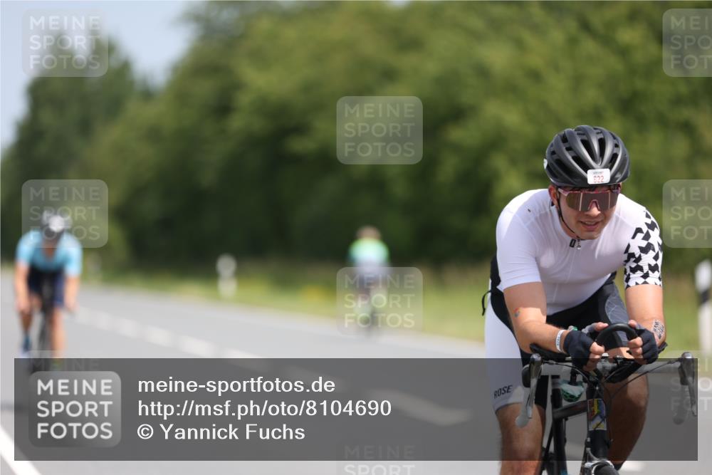 22.06.2025 - Viking Triathlon Yannick Fuchs http://msf.ph/oto/8104690 22.06.2025 12:08:13 Radfahren 29, 34, 46, 144, 164, 228, 297, 321, 451, 633 meine-sportfotos.de
