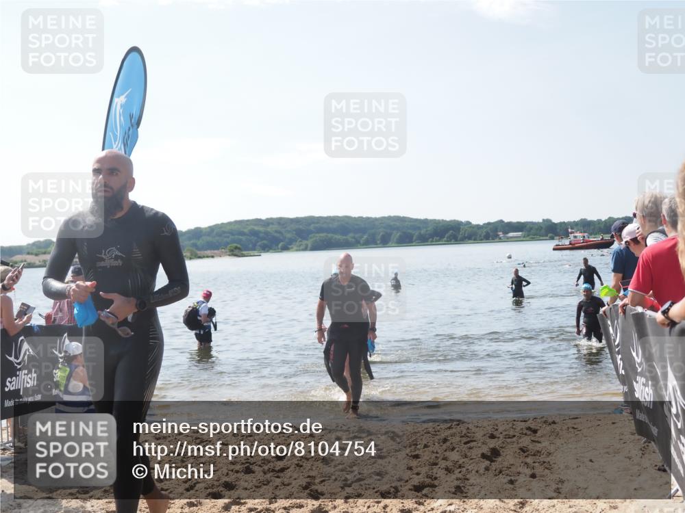 22.06.2025 - Viking Triathlon MichiJ http://msf.ph/oto/8104754 22.06.2025 10:47:57 Schwimmen 190, 223, 285, 452 meine-sportfotos.de