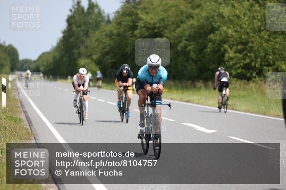 22.06.2025 - Viking Triathlon Yannick Fuchs http://msf.ph/oto/8104757 22.06.2025 12:08:20 Radfahren 34, 46, 91, 164, 192, 297, 321, 451, 633 meine-sportfotos.de