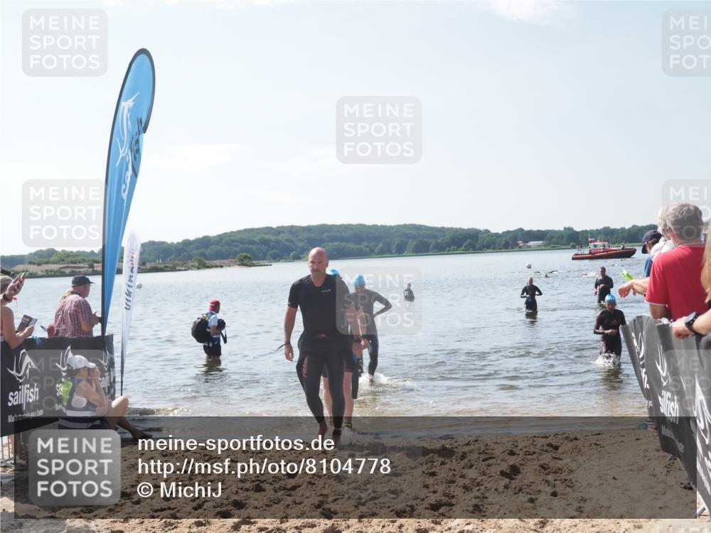 22.06.2025 - Viking Triathlon MichiJ http://msf.ph/oto/8104778 22.06.2025 10:47:58 Schwimmen 190, 223, 285, 452 meine-sportfotos.de