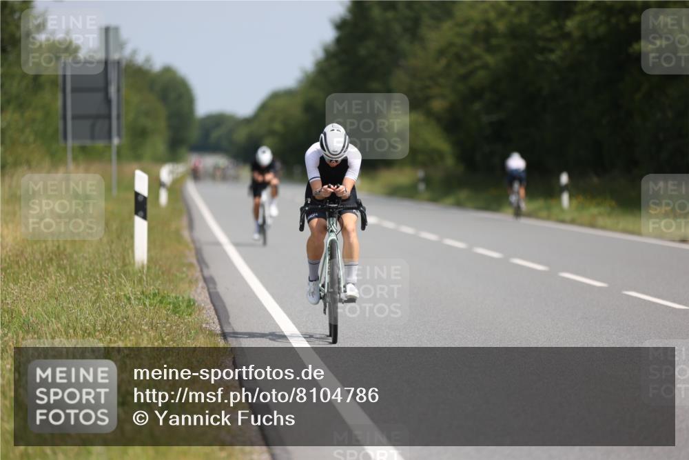 22.06.2025 - Viking Triathlon Yannick Fuchs http://msf.ph/oto/8104786 22.06.2025 11:28:26 Radfahren 22, 211, 269, 476 meine-sportfotos.de