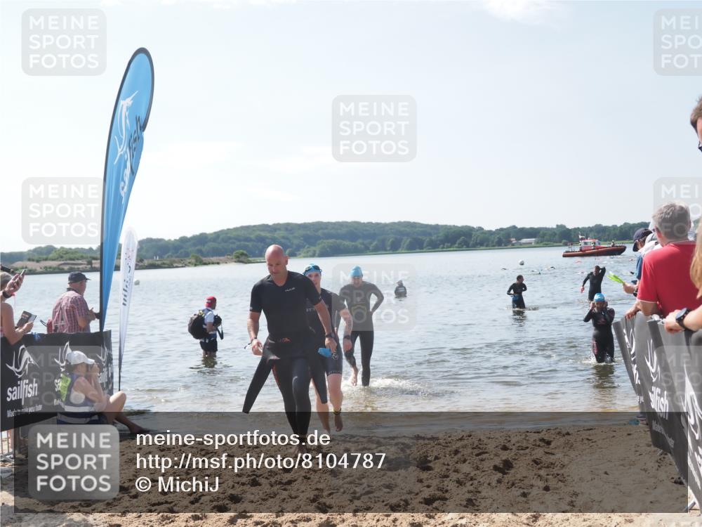 22.06.2025 - Viking Triathlon MichiJ http://msf.ph/oto/8104787 22.06.2025 10:47:59 Schwimmen 190, 223, 285, 452 meine-sportfotos.de
