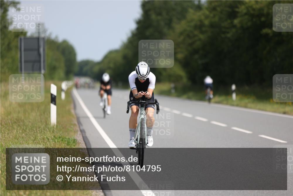 22.06.2025 - Viking Triathlon Yannick Fuchs http://msf.ph/oto/8104795 22.06.2025 11:28:26 Radfahren 22, 211, 269, 476 meine-sportfotos.de
