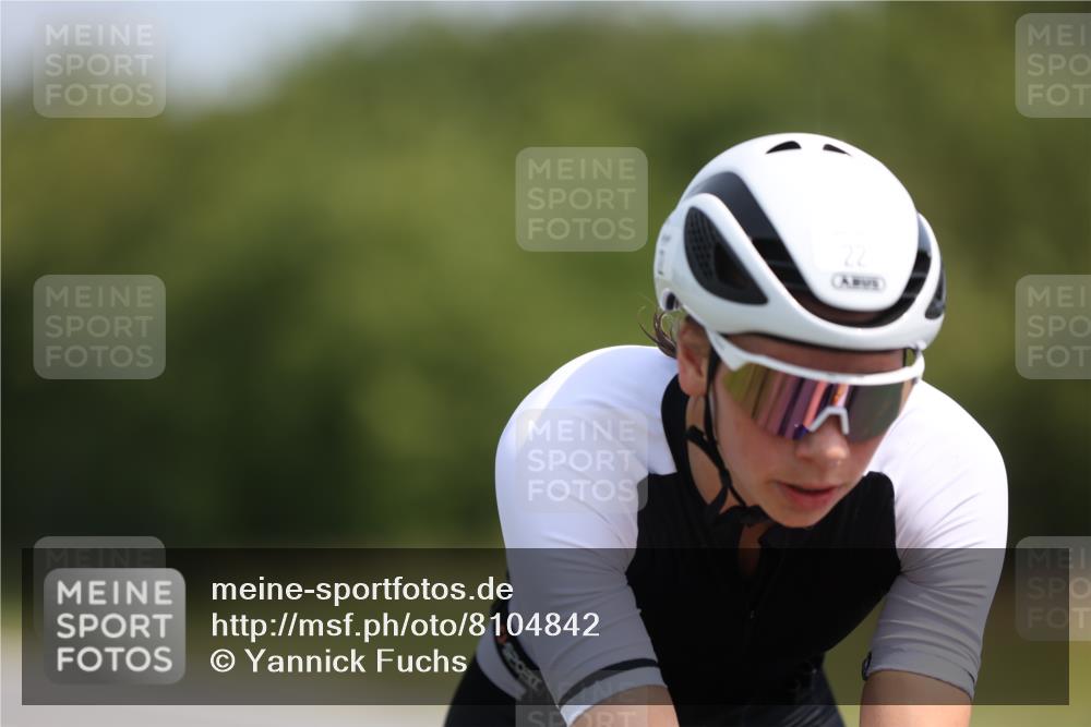 22.06.2025 - Viking Triathlon Yannick Fuchs http://msf.ph/oto/8104842 22.06.2025 11:28:28 Radfahren 22, 211, 269, 476 meine-sportfotos.de