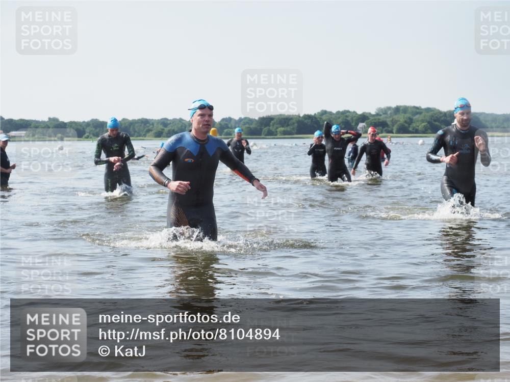 22.06.2025 - Viking Triathlon KatJ http://msf.ph/oto/8104894 22.06.2025 10:35:57 Schwimmen 19, 265, 313, 377, 448, 552, 636 meine-sportfotos.de