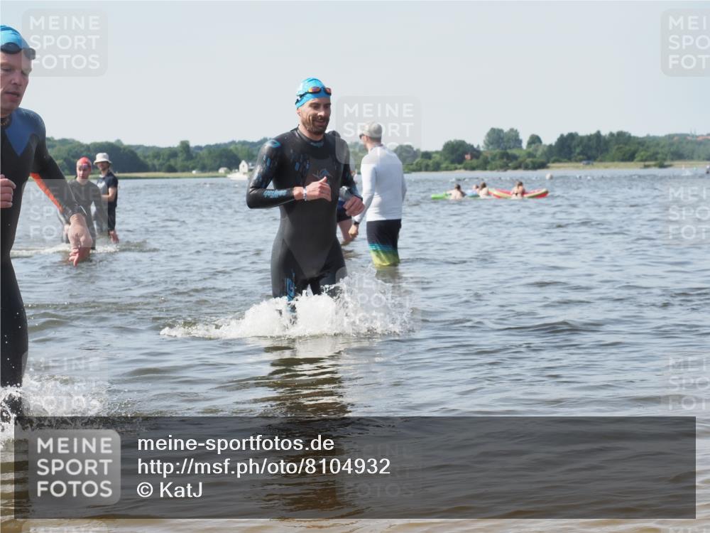 22.06.2025 - Viking Triathlon KatJ http://msf.ph/oto/8104932 22.06.2025 10:35:59 Schwimmen 19, 265, 313, 377, 448, 552, 636 meine-sportfotos.de