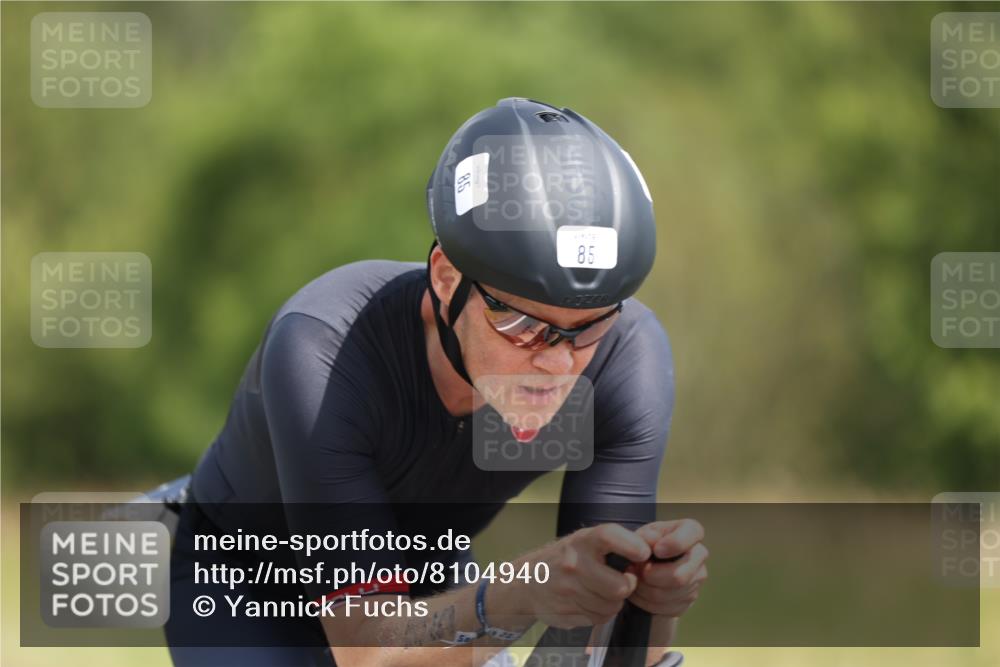 22.06.2025 - Viking Triathlon Yannick Fuchs http://msf.ph/oto/8104940 22.06.2025 12:08:47 Radfahren 85, 99, 117, 130, 162, 463, 481, 632, 640 meine-sportfotos.de