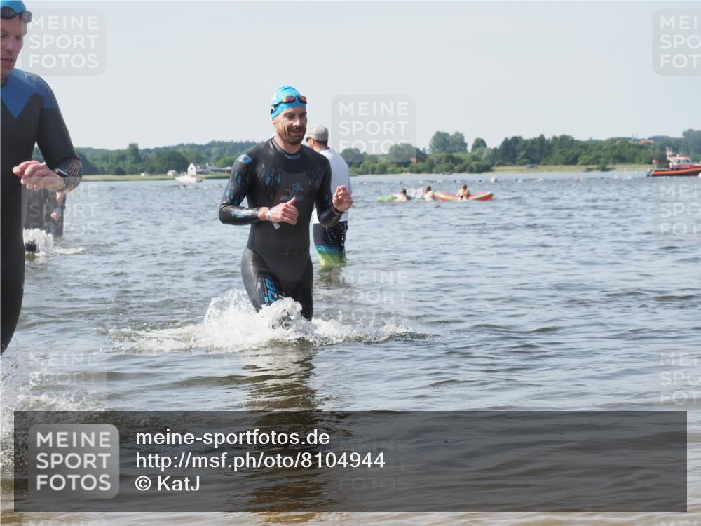 22.06.2025 - Viking Triathlon KatJ http://msf.ph/oto/8104944 22.06.2025 10:36:00 Schwimmen 19, 265, 313, 377, 448, 552, 636 meine-sportfotos.de