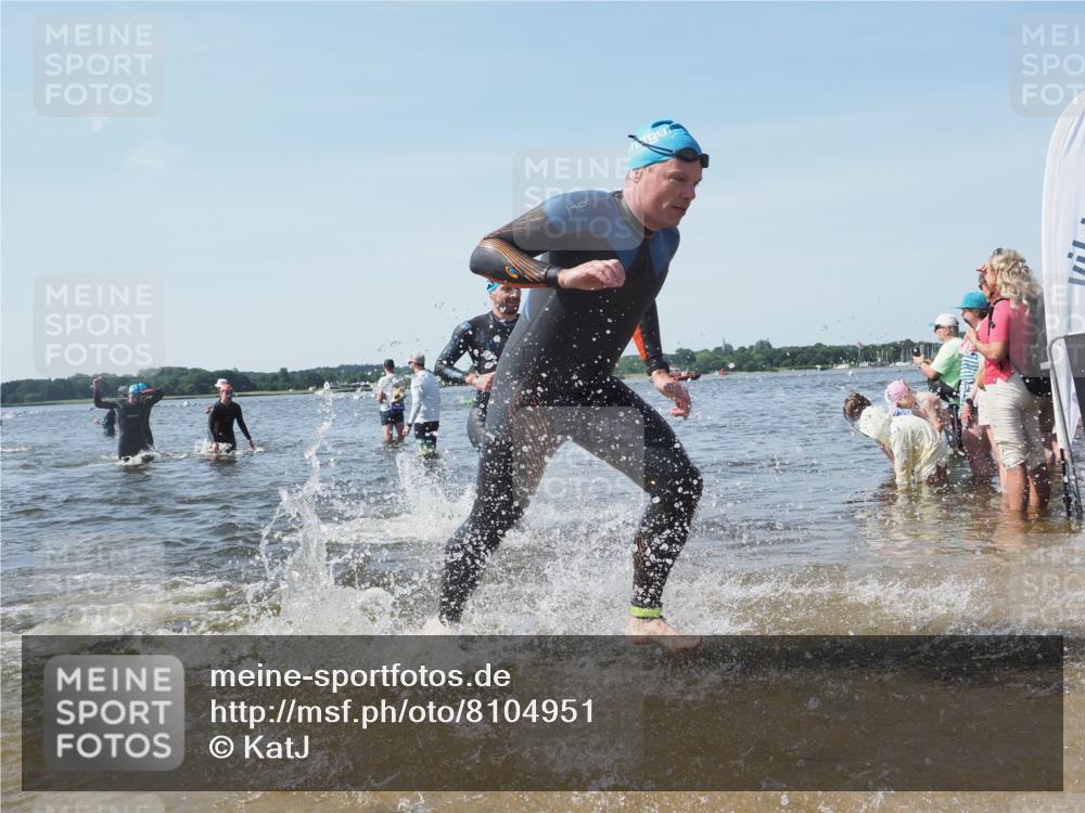 22.06.2025 - Viking Triathlon KatJ http://msf.ph/oto/8104951 22.06.2025 10:36:01 Schwimmen 19, 265, 313, 377, 448, 552, 636 meine-sportfotos.de