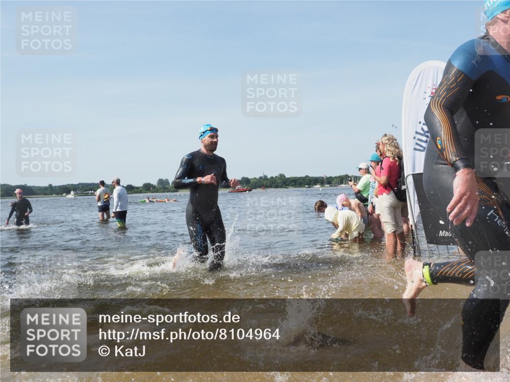 22.06.2025 - Viking Triathlon KatJ http://msf.ph/oto/8104964 22.06.2025 10:36:01 Schwimmen 19, 265, 313, 377, 448, 552, 636 meine-sportfotos.de