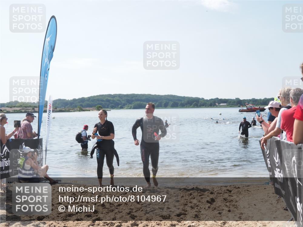 22.06.2025 - Viking Triathlon MichiJ http://msf.ph/oto/8104967 22.06.2025 10:48:20 Schwimmen 37, 364, 471 meine-sportfotos.de