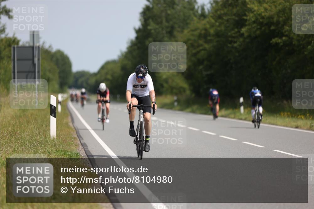 22.06.2025 - Viking Triathlon Yannick Fuchs http://msf.ph/oto/8104980 22.06.2025 11:28:58 Radfahren 3, 11, 14, 33, 171, 251, 310, 614 meine-sportfotos.de