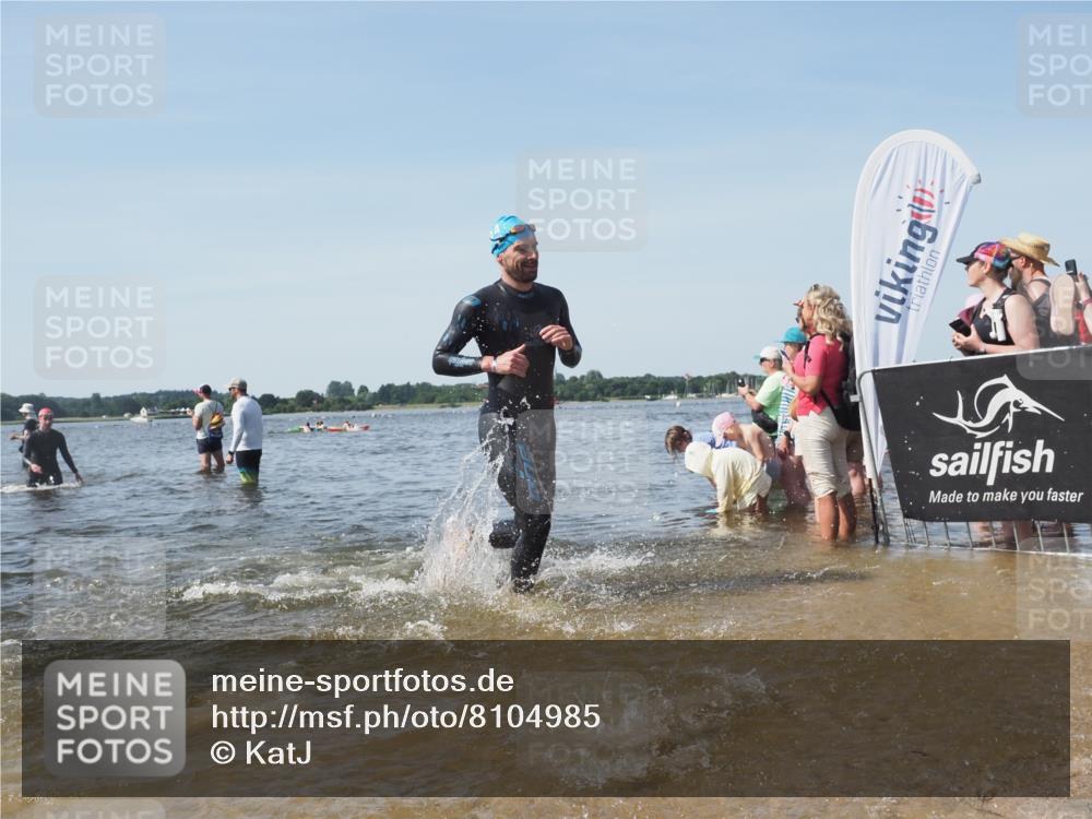 22.06.2025 - Viking Triathlon KatJ http://msf.ph/oto/8104985 22.06.2025 10:36:01 Schwimmen 19, 265, 313, 377, 448, 552, 636 meine-sportfotos.de
