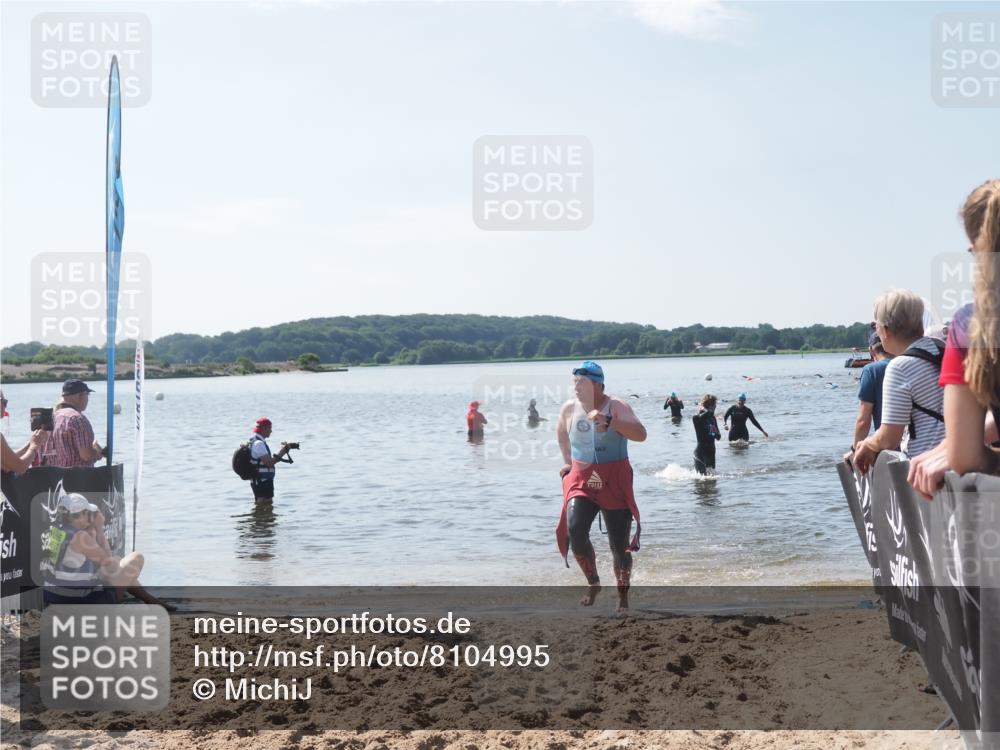 22.06.2025 - Viking Triathlon MichiJ http://msf.ph/oto/8104995 22.06.2025 10:48:32 Schwimmen 412, 471, 494 meine-sportfotos.de