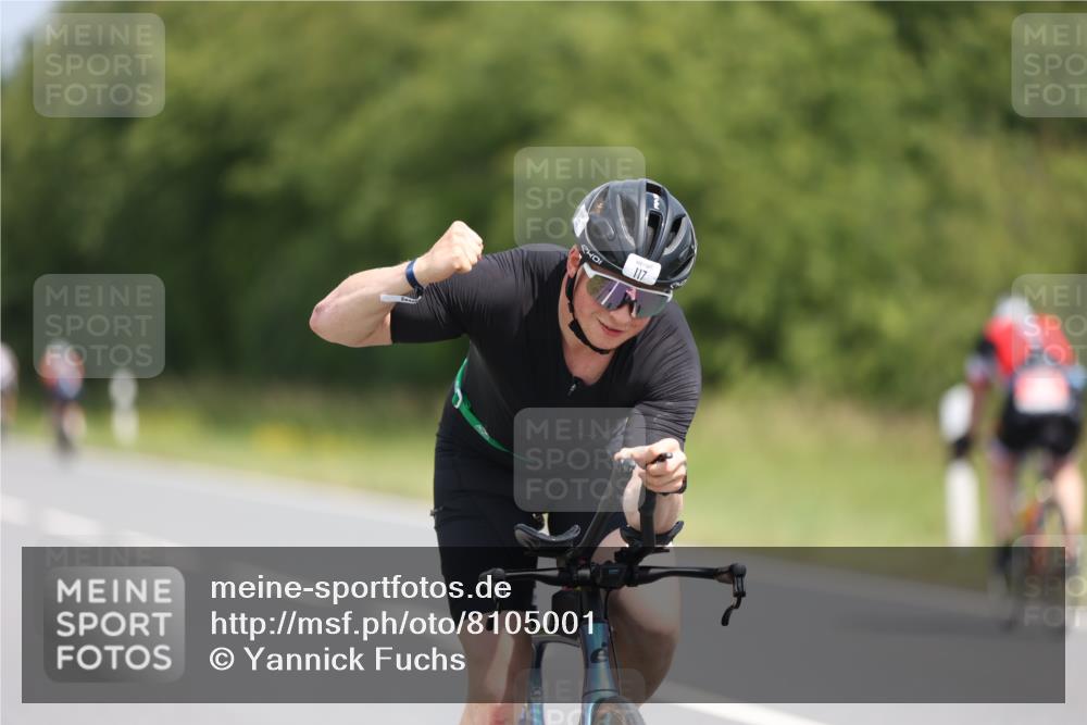 22.06.2025 - Viking Triathlon Yannick Fuchs http://msf.ph/oto/8105001 22.06.2025 12:08:56 Radfahren 14, 48, 99, 117, 632, 640, 651 meine-sportfotos.de