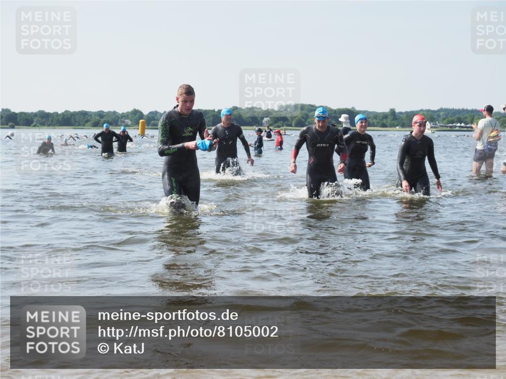 22.06.2025 - Viking Triathlon KatJ http://msf.ph/oto/8105002 22.06.2025 10:36:04 Schwimmen 19, 265, 313, 377, 448, 636 meine-sportfotos.de